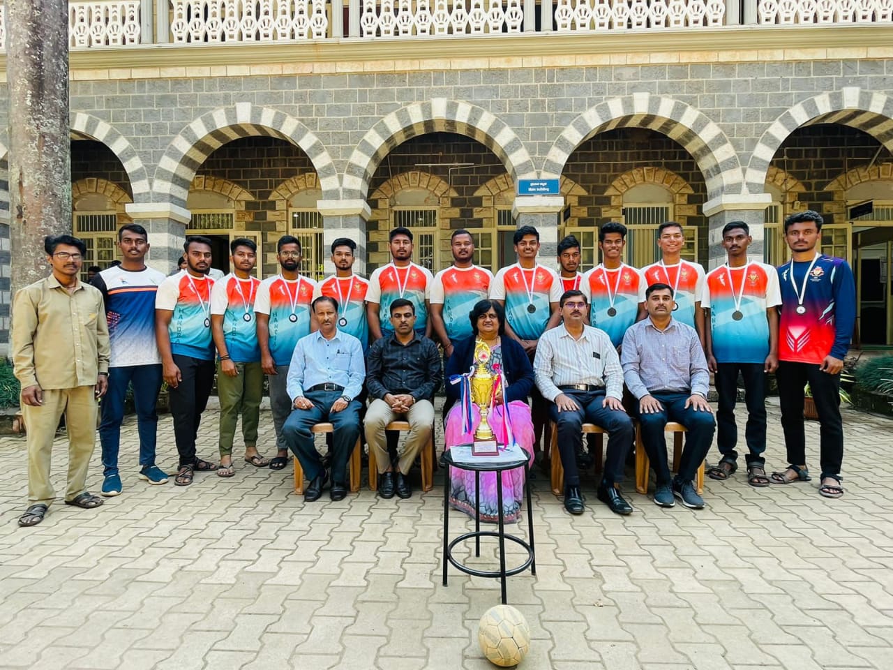 ಹ್ಯಾಂಡ್ ಬಾಲ್ ಸ್ಪರ್ಧೆಯಲ್ಲಿ ಆರ್ ಎಲ್ ಎಸ್ ತೃತೀಯ