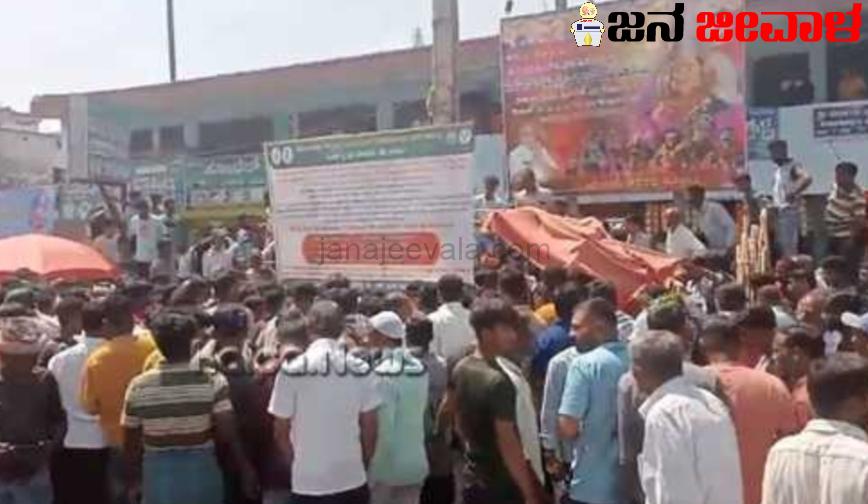 ಶಿರಾಳಕೊಪ್ಪ : ಚೀಲದಲ್ಲಿದ್ದ ವಸ್ತು ಸ್ಪೋಟ ; ಇಬ್ಬರಿಗೆ ಗಾಯ