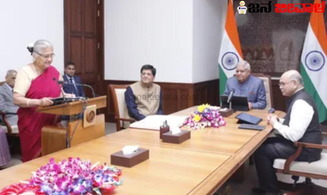 ಕನ್ನಡದಲ್ಲೇ ಪ್ರಮಾಣ ವಚನ ಸ್ವೀಕರಿಸಿದ ಸುಧಾ ಮೂರ್ತಿ