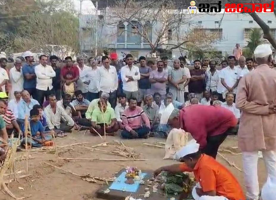 ರಾಜನೇ ಮರಳಿ ರಾಜನಾಗುವ ಯೋಗ; ಗುಳೇದಗುಡ್ಡದ ಇಲಾಳ ಮೇಳದ ಭವಿಷ್ಯವಾಣಿ