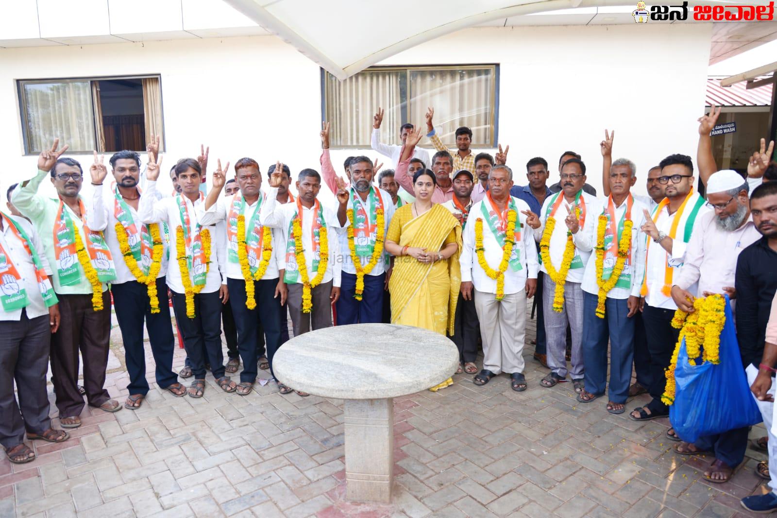 ಬೆಳಗಾವಿ ಗ್ರಾಮೀಣ ಕ್ಷೇತ್ರದ 35ಕ್ಕೂ ಹೆಚ್ಚು ಬಿಜೆಪಿ ಮುಖಂಡರು ಕಾಂಗ್ರೆಸ್ ಸೇರ್ಪಡೆ-ಬಿಜೆಪಿಗೆ ಮಾಸ್ಟರ್ ಸ್ಟ್ರೋಕ್ ಕೊಟ್ಟ ಕಾಂಗ್ರೆಸ್