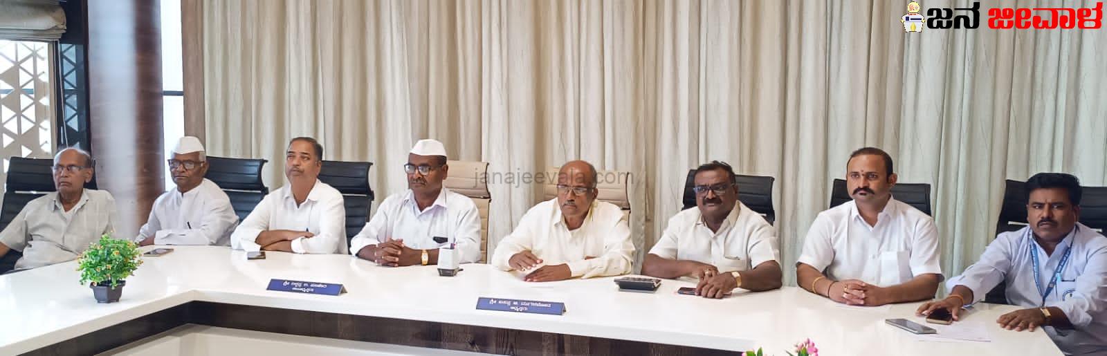 ಶೀಘ್ರದಲ್ಲೇ ತೇರದಾಳ, ತುಕ್ಕಾನಟ್ಟಿ, ರಾಮದುರ್ಗ ಶಾಖೆಗಳ ಸ್ವಂತ ಕಟ್ಟಡಗಳ ಉದ್ಘಾಟನೆ ಕುರುಹಿನಶೆಟ್ಟಿ ಅರ್ಬನ ಸೊಸಾಯಿಟಿಗೆ ೪.೯೩ ಕೋಟಿ ರೂ ಲಾಭ-ಮುಗಳಖೋಡ