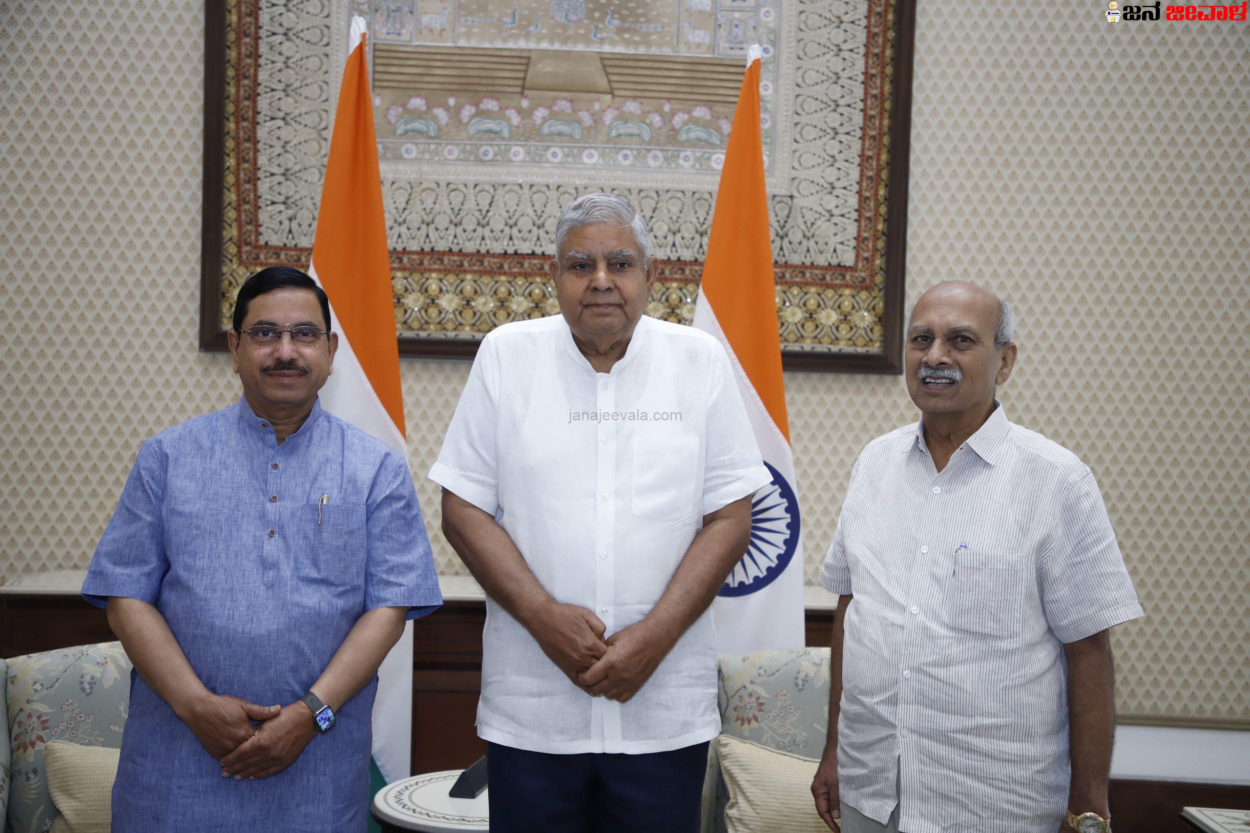 ಉಪರಾಷ್ಟ್ರಪತಿಯನ್ನು ಭೇಟಿಯಾದ ಡಾ.ಪ್ರಭಾಕರ ಕೋರೆ