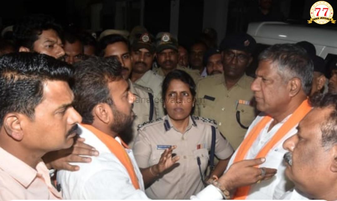 ಧಾರವಾಡದಲ್ಲಿ ಯುವಕರ ಗಲಾಟೆ: ಮೂವರಿಗೆ ಗಾಯ
