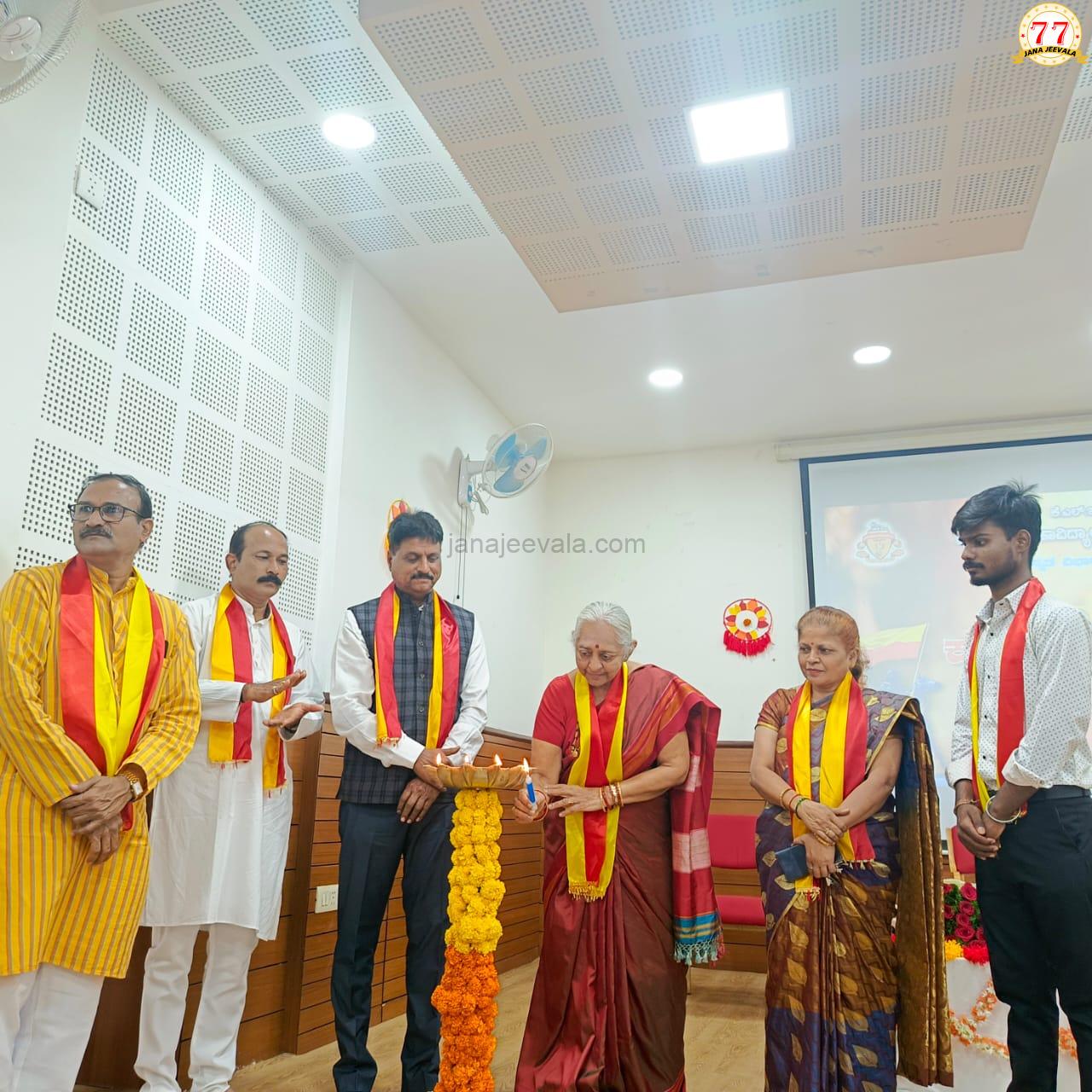 ಲಿಂಗರಾಜ ಕಾಲೇಜಿನಲ್ಲಿ ಕನ್ನಡಹಬ್ಬ ಕಲರವ ಕನ್ನಡದ ಬಗ್ಗೆ ಕೀಳಿರಿಮೆ ಸಲ್ಲದು, ಅಭಿಮಾನವಿರಲಿ : ನಿವೃತ್ತ ಪ್ರಾದೇಶಿಕ ಆಯುಕ್ತ ಎಂ.ಜಿ.ಹಿರೇಮಠ ಸಲಹೆ
