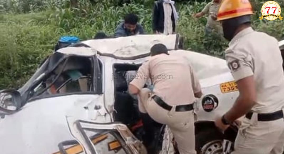 ಭೀಕರ ಅಪಘಾತ : ಬೈಲಹೊಂಗಲಕ್ಕೆ ಹೊರಟಿದ್ದ ಯುವಕರಿಬ್ಬರು ಸಾವು