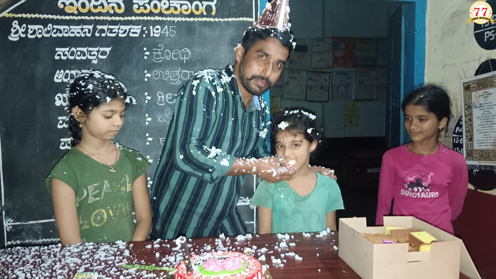 ಹುಟ್ಟುಹಬ್ಬವನ್ನು ನೆರೆಸಂತ್ರಸ್ತರ ಜೊತೆ ಆಚರಿಸಿಕೊಂಡ ಯುವಕ