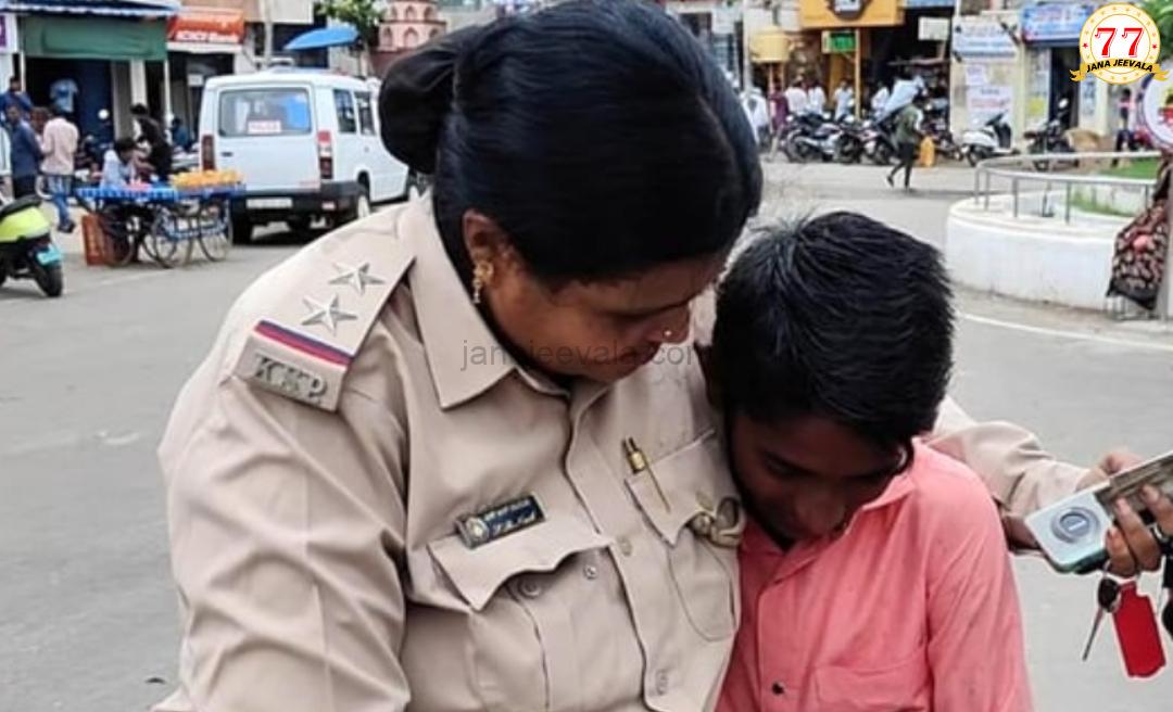 ದಂಡ ವಾಪಸ್ ನೀಡಿದ ಮಹಿಳಾ ಪಿಎಸ್ಐ : ಕಾರಣ ಏನು ಗೊತ್ತೇ ?