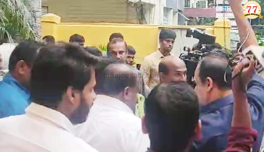 ಸುದ್ದಿಗೋಷ್ಠಿ ನಡೆಸುವಾಗಲೇ ಕೇಂದ್ರ ಸಚಿವ ಕುಮಾರಸ್ವಾಮಿಗೆ ಮೂಗಿನಿಂದ ರಕ್ತಸ್ರಾವ