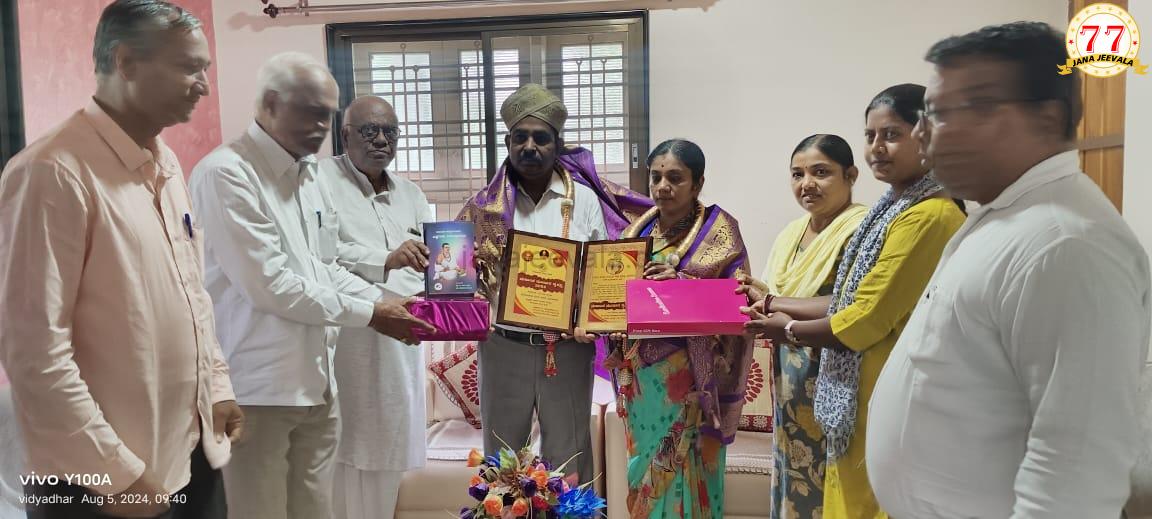 ನ್ಯಾಯವಾದಿ ಕೆ.ಎ. ವನಜೋಳ ಅವರಿಗೆ ಮಹಾಂತ ಮಂದಾರ ಪ್ರಶಸ್ತಿ