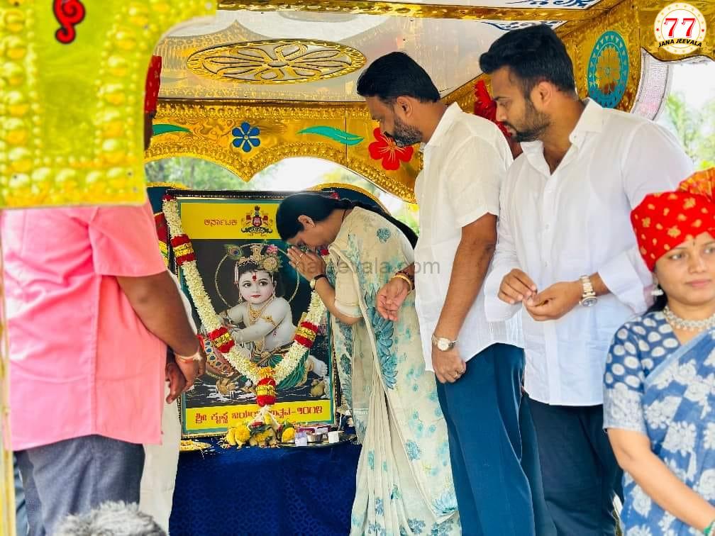 ಶ್ರೀ ಕೃಷ್ಣನ ರಥೋತ್ಸವ ಮೆರವಣಿಗೆಗೆ ಚಾಲನೆ ನೀಡಿದ ಹೆಬ್ಬಾಳಕರ್