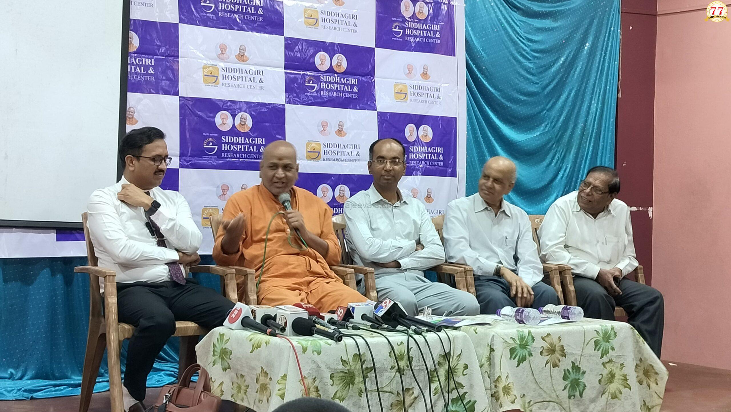 ಕನೇರಿ ಮಠದ ವೈದ್ಯರ ಅಪರೂಪದ ಸಾಧನೆ : ರೋಗಿ ಕೊಳಲು ಊದುತ್ತಿರುವಾಗಲೇ ಮೆದುಳು ಶಸ್ತ್ರ ಚಿಕಿತ್ಸೆ