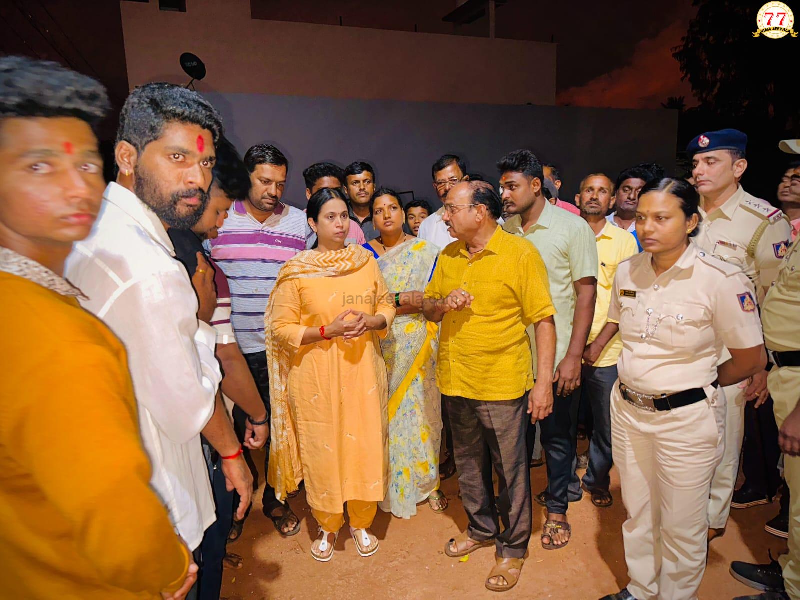 ಶಿಂದೊಳ್ಳಿ ಭಾರತಿ ಪೂಜಾರಿ ಮನೆಗೆ ಸಚಿವೆ ಲಕ್ಷ್ಮೀ ಹೆಬ್ಬಾಳಕರ್ ಭೇಟಿ