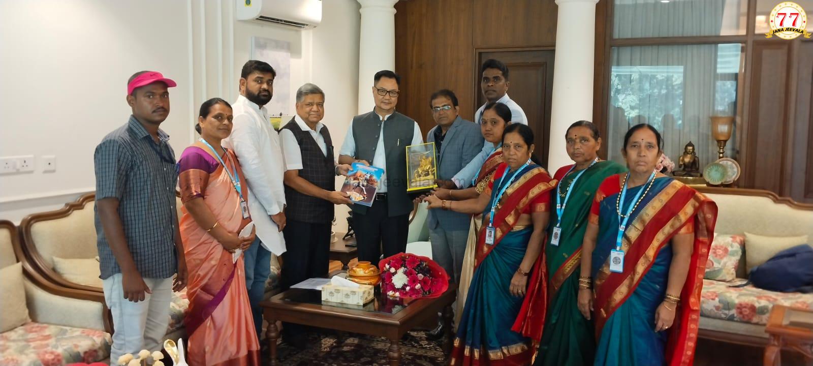 16 ನೇ ಶತಮಾನದಲ್ಲೇ 2000 ಮಹಿಳೆಯರ ಸೈನ್ಯ ಹೊಂದಿದ್ದ ವೀರರಾಣಿ ಮಲ್ಲಮ್ಮರ ಪ್ರತಿಮೆಯನ್ನು ದೆಹಲಿಯಲ್ಲಿ ಅನಾವರಣಗೊಳಿಸಲು ಪ್ರಧಾನಿ, ಸಚಿವರಿಗೆ ಮನವಿ ಮಾಡಿದ ಶೆಟ್ಟರ್