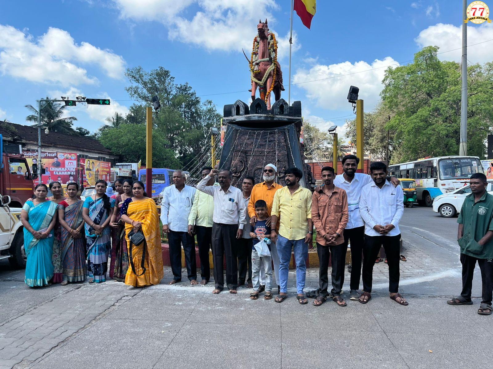 ಬೆಳಗಾವಿಯಲ್ಲಿ ಕಿತ್ತೂರು ರಾಣಿ ಚೆನ್ನಮ್ಮಾಜಿಯ ವಿಜಯೋತ್ಸವ ಆಚರಣೆ: ಚೆನ್ನಮ್ಮಾಜಿ,ಸಂಗೊಳ್ಳಿ ರಾಯಣ್ಣ ಪ್ರತಿಮೆಗಳಿಗೆ ಪೂಜೆ, ಗೌರವ ಅರ್ಪಣೆ