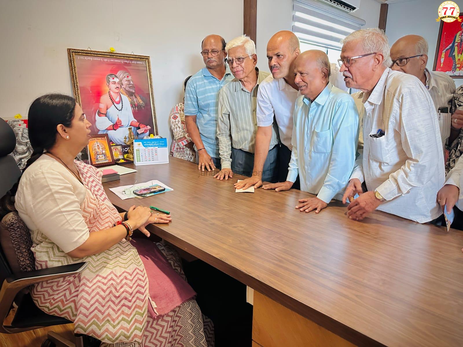 4 ಗಂಟೆಗೂ ಹೆಚ್ಚು ಸಮಯ ಅಹವಾಲು ಆಲಿಸಿದ ಸಚಿವೆ ಲಕ್ಷ್ಮೀ ಹೆಬ್ಬಾಳಕರ್
