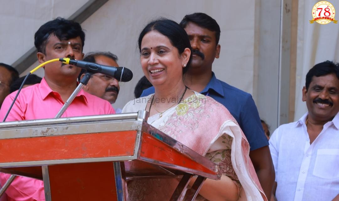 ಮಠಾಧೀಶರು ನೀಡಿದ ಆತ್ಮಸ್ಥೈರ್ಯ ಮರೆಯಲು ಸಾಧ್ಯವಿಲ್ಲ: ಸಚಿವೆ ಲಕ್ಷ್ಮೀ ಹೆಬ್ಬಾಳಕರ್