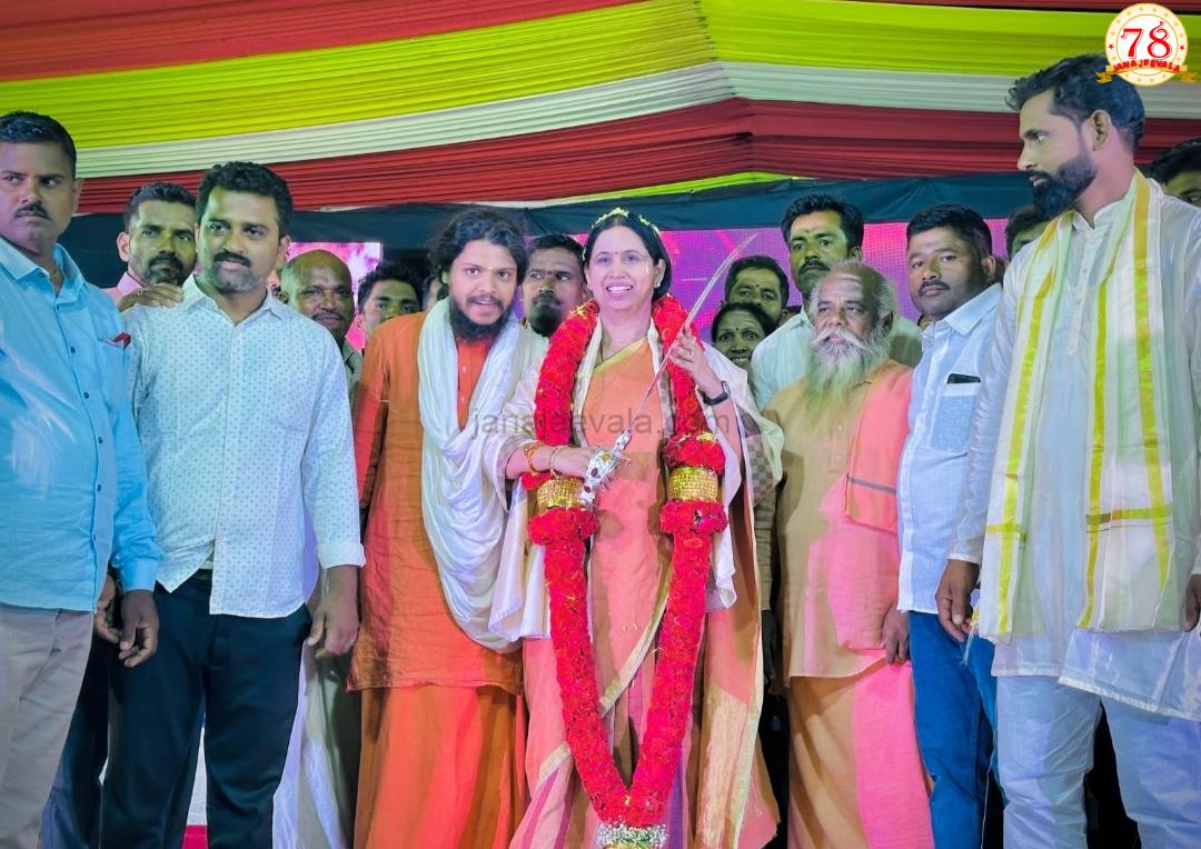 ಜೋಡಿ ಮಹಾಲಕ್ಷ್ಮಿ ದೇವಿಯರಿಗೆ ಉಡಿ ತುಂಬುವ ಕಾರ್ಯಕ್ರಮದಲ್ಲಿ ಪಾಲ್ಗೊಂಡ ಸಚಿವೆ ಲಕ್ಷ್ಮೀ ಹೆಬ್ಬಾಳಕರ್