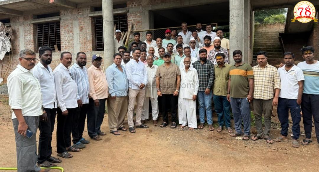 ಸಮುದಾಯ ಭವನದ ಮೇಲ್ಚಾವಣಿ ಕಾಮಗಾರಿಗೆ ಚಾಲನೆ