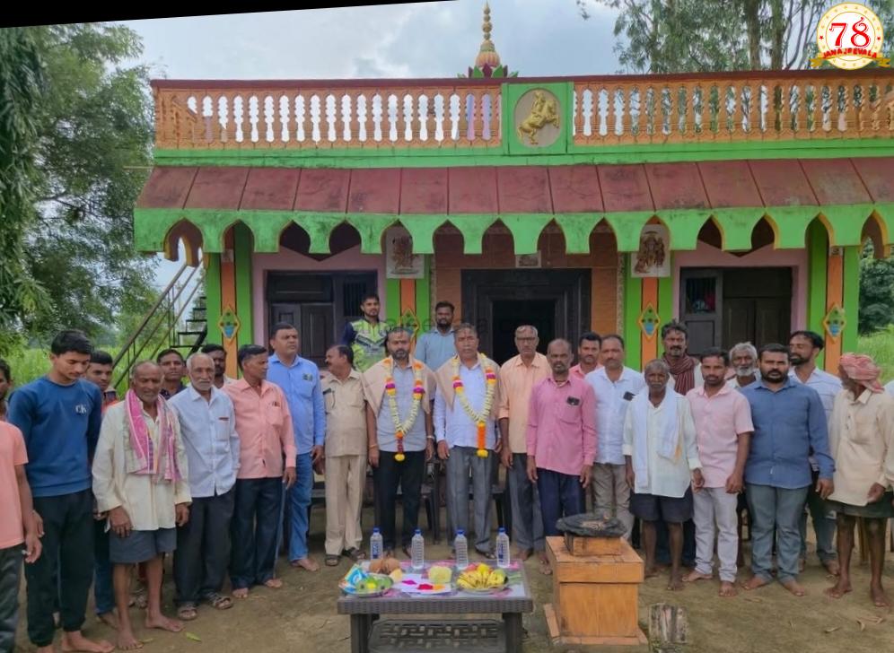ಜುಂಜವಾಡದಲ್ಲಿ ಶ್ರೀ ಕಲ್ಮೇಶ್ವರ ಮಂದಿರದ ಹತ್ತಿರ ಶೆಡ್ ನಿರ್ಮಾಣದ ಕಾಮಗಾರಿಗೆ ಶಾಸಕ ವಿಠ್ಠಲ ಹಲಗೇಕರ್ ಭೂಮಿ ಪೂಜೆ