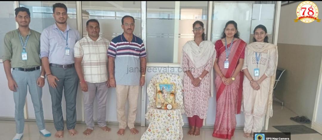 ಕೆಎಲ್ ಇ ಸಂಸ್ಥೆ ವಾಣಿಜ್ಯ ಮಹಾವಿದ್ಯಾಲಯದಲ್ಲಿ ಕನಕದಾಸರ ಜಯಂತಿ ಆಚರಣೆ