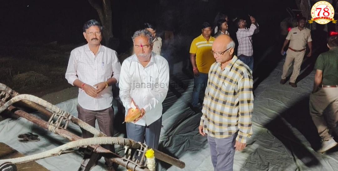 ಪಟ್ಟಣದ ಅಭಿವೃದ್ಧಿಗೆ ಮಹತ್ವದ ಹೆಜ್ಜೆಯಾದ ರಸ್ತೆ ಕಾಮಗಾರಿಗೆ ಪೂಜೆ ನೆರವೇರಿಸಿದ ಶಾಸಕ ವಿಠ್ಠಲ ಹಲಗೇಕರ