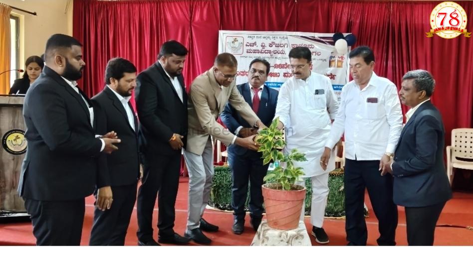 ಕೌಜಲಗಿ ಕಾನೂನು ಮಹಾವಿದ್ಯಾಲಯದಲ್ಲಿ ಅಂತರ್ ಕಾಲೇಜು ಮಟ್ಟದ ಚರ್ಚಾ ಸ್ಪರ್ಧೆ- ಚರ್ಚೆ ಎಂದರೆ ಗೆಲುವು–ಸೋಲು ಅಲ್ಲ: ಡಾ. ವಿಶ್ವನಾಥ ಪಾಟೀಲ
