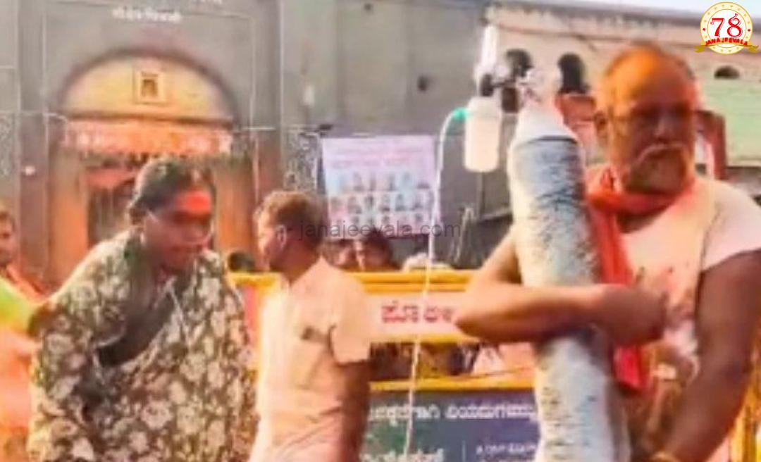 ಆಕ್ಸಿಜನ್‌ ಸಿಲಿಂಡರ್‌ ಜತೆಯೇ ಪತ್ನಿಗೆ ದೇವರ ದರ್ಶನ ಮಾಡಿಸಿದ ಪತಿ