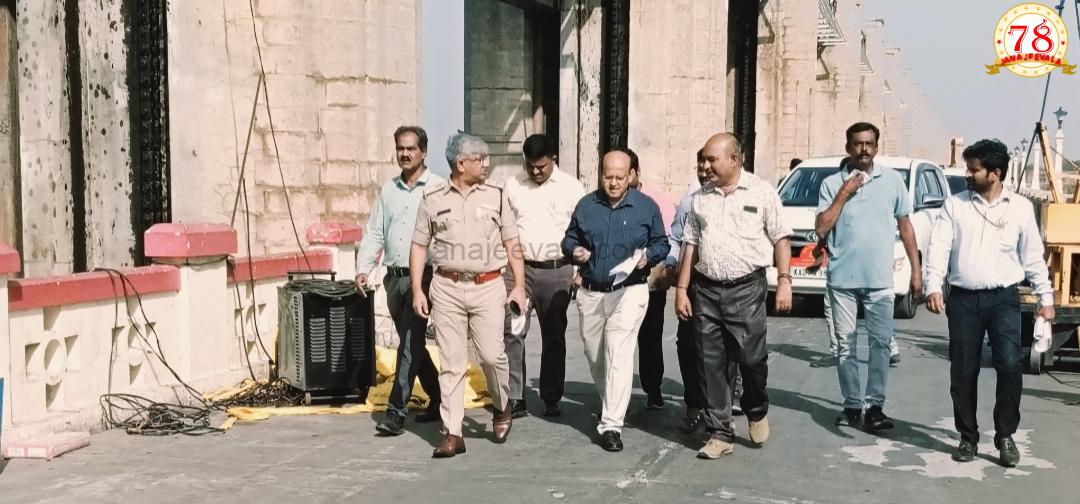 ತುಂಗಭದ್ರಾ ಜಲಾಶಯದ ಕ್ರಸ್ಟ್ ಗೇಟಗಳ ಅಳವಡಿಕೆ ಕಾಮಗಾರಿ ಪರಿಶೀಲಿಸಿದ ಜಿಲ್ಲಾಧಿಕಾರಿ ಡಾ.ಸುರೇಶ ಬಿ.ಇಟ್ನಾಳ
