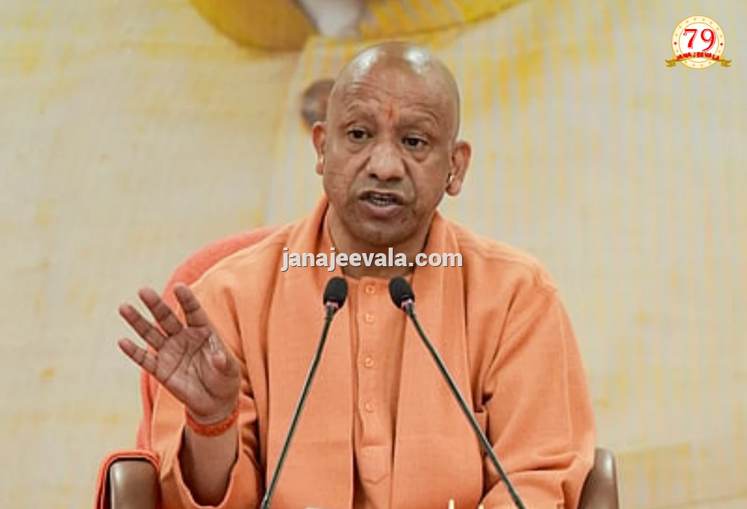 ಆನಂದಿಬೆನ್ ಪಟೇಲ್ ಭೇಟಿಯಾದ ಆದಿತ್ಯನಾಥ: ಇಂದು ಸಂಪುಟ ವಿಸ್ತರಣೆ ಸಾಧ್ಯತೆ