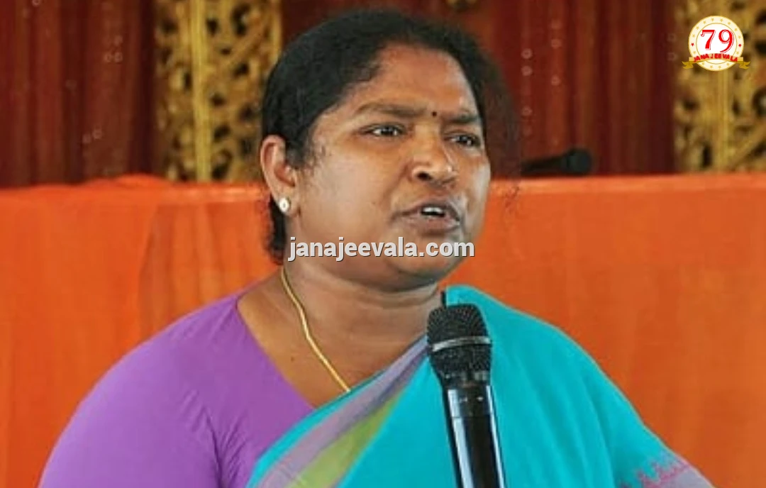 ಸಚಿವೆ ಸೀತಕ್ಕ ಎಲ್‌ಎಲ್‌ಎಂ ಪ್ರವೇಶ ಪರೀಕ್ಷೆಗೆ ಹಾಜರು..!