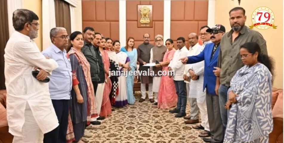 ಟಿಎಂಸಿ ಬಂಡಾಯ ಸಂಸದರು ಎನ್‌ಸಿಪಿಐ ಜೊತೆ ವಿಲೀನ ; ದಿಢೀರ್‌ ರಾಷ್ಟ್ರ ರಾಜಕಾರಣದ ಕೇಂದ್ರಬಿಂದುವಾದ ಅಪರಿಚಿತ ಪಕ್ಷ…! ಇದರ ಬಗ್ಗೆ ಗೊತ್ತೆ..?