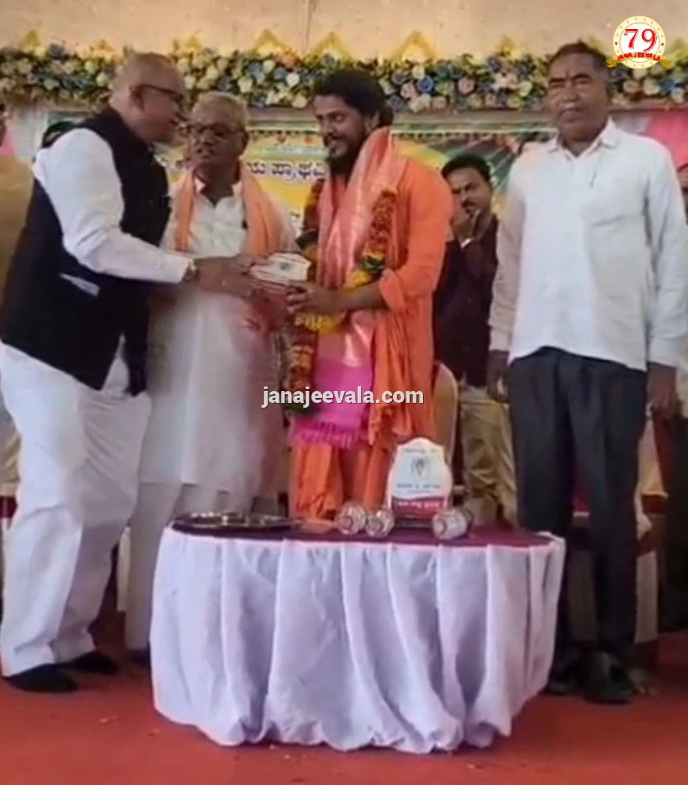 ಬಾಗವಾನ ಅವರಿಗೆ ಸನ್ಮಾನ : ಶಿಕ್ಷಕರ ಕೈಯಲ್ಲಿದೆ ಮಕ್ಕಳ ಭವಿಷ್ಯ-ಶಾಸಕ ವಿಠ್ಠಲ ಹಲಗೇಕರ