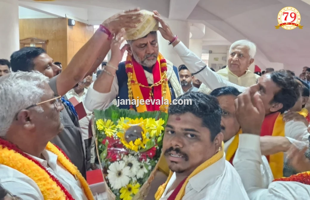 ಕರ್ನಾಟಕ-ಮಹಾರಾಷ್ಟ್ರ ಗಡಿ ವಿವಾದ ಸಂಬಂಧ ಬೆಂಗಳೂರಿನಲ್ಲಿ ಶೀಘ್ರವೇ ಉನ್ನತ ಮಟ್ಟದ ಸಭೆ: ಸಿಎಂ ಭರವಸೆ : ಪಾಲಿಕೆ ಸೂಪರ್ ಸೀಡ್ ಗೆ ಆಗ್ರಹ