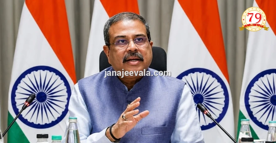 ಸಚಿವ ಸ್ಥಾನಕ್ಕೆ ಧರ್ಮೇಂದ್ರ ಪ್ರಧಾನ್ ರಾಜೀನಾಮೆ ; ರಾಜಕೀಯ ಹಿನ್ನಡೆಯೋ ಅಥವಾ ಲೆಕ್ಕಾಚಾರದ ನಡೆಯೋ..?