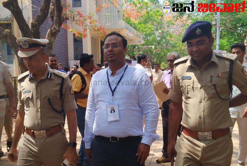 ರಾಜ್ಯದ ಅತೀ ದೊಡ್ಡ ಜಿಲ್ಲೆಯಲ್ಲಿ ಚುನಾವಣಾ ಪ್ರಕ್ರಿಯೆ ಯಶಸ್ವಿ; ಡಿಸಿ ನಿತೇಶ ಪಾಟೀಲ ಶ್ರಮ; ಅಧಿಕಾರಿ, ಸಿಬ್ಬಂದಿಗಳ ಅನವರತ ಶ್ರಮದ ಫಲ ರಾಜ್ಯದ ಅತೀ ದೊಡ್ಡ ಜಿಲ್ಲೆಯಲ್ಲಿ ಚುನಾವಣಾ ಪ್ರಕ್ರಿಯೆ ಯಶಸ್ವಿ; ಡಿಸಿ ನಿತೇಶ ಪಾಟೀಲ ಶ್ರಮ; ಅಧಿಕಾರಿ, ಸಿಬ್ಬಂದಿಗಳ ಅನವರತ ಶ್ರಮದ ಫಲ
