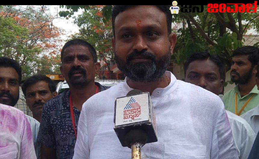 ಗೋಕಾಕ ಕರ್ಮಕಾಂಡ ಹೊರಹಾಕಲು ನಾನೇ ಪ್ರೊಡ್ಯೂಸರ್ ಗೋಕಾಕ ಕರ್ಮಕಾಂಡ ಹೊರಹಾಕಲು ನಾನೇ ಪ್ರೊಡ್ಯೂಸರ್