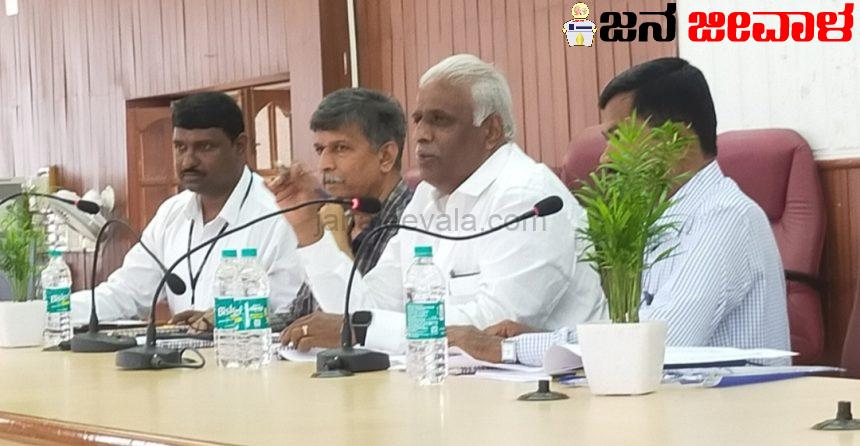 ಬ್ಯಾಂಕಿನಲ್ಲಿನ್ನು ಪತ್ರ ವ್ಯವಹಾರ ಕನ್ನಡದಲ್ಲೇ ನಡೆಸಲು ಸಂಸದ ಈರಣ್ಣ ಕಡಾಡಿ ಸೂಚನೆ ಬ್ಯಾಂಕಿನಲ್ಲಿನ್ನು ಪತ್ರ ವ್ಯವಹಾರ ಕನ್ನಡದಲ್ಲೇ ನಡೆಸಲು ಸಂಸದ ಈರಣ್ಣ ಕಡಾಡಿ ಸೂಚನೆ