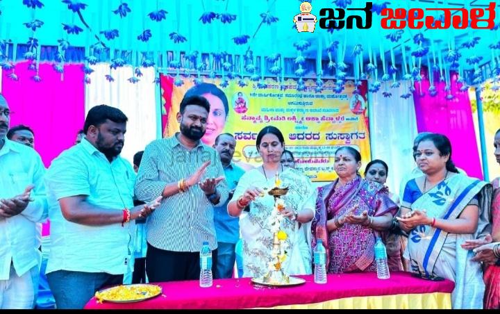 ನನಗೆ ಪುನರ್ಜನ್ಮ ನೀಡಿದ ಗ್ರಾಮೀಣ ಕ್ಷೇತ್ರವನ್ನು ಎಂದಿಗೂ ಮರೆಯಲಾರೆ – ಲಕ್ಷ್ಮೀ ಹೆಬ್ಬಾಳಕರ್ ನನಗೆ ಪುನರ್ಜನ್ಮ ನೀಡಿದ ಗ್ರಾಮೀಣ ಕ್ಷೇತ್ರವನ್ನು ಎಂದಿಗೂ ಮರೆಯಲಾರೆ – ಲಕ್ಷ್ಮೀ ಹೆಬ್ಬಾಳಕರ್