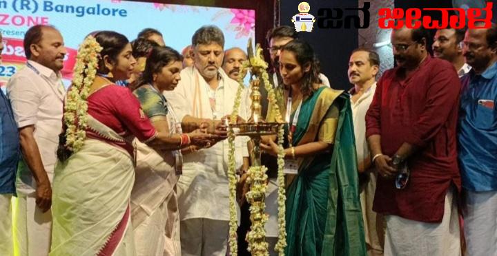 ಕೋಮುವಾದಿಗಳ ವಿರುದ್ದದ ಹೋರಾಟಕ್ಕೆ ಕೇರಳಿಗರು ನಮಗೆ ಮಾದರಿ : ಡಿಕೆಶಿ ಕೋಮುವಾದಿಗಳ ವಿರುದ್ದದ ಹೋರಾಟಕ್ಕೆ ಕೇರಳಿಗರು ನಮಗೆ ಮಾದರಿ : ಡಿಕೆಶಿ