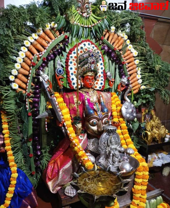 ಸುಳೇಭಾವಿ ಶ್ರೀ ಮಹಾಲಕ್ಷ್ಮೀ ದೇವಿಗೆ ಉಡಿ ತುಂಬುವ ಕಾರ್ಯಕ್ರಮ ಮಂಗಳವಾರ ಸುಳೇಭಾವಿ ಶ್ರೀ ಮಹಾಲಕ್ಷ್ಮೀ ದೇವಿಗೆ ಉಡಿ ತುಂಬುವ ಕಾರ್ಯಕ್ರಮ ಮಂಗಳವಾರ