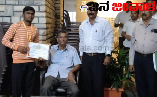 ರಾಷ್ಟ್ರಮಟ್ಟದ ಕುಸ್ತಿ ಪಂದ್ಯಾವಳಿಗೆ ಆಯ್ಕೆಯಾದ ಗ್ರಾಮೀಣ ಪ್ರತಿಭೆ ಮಧುಕುಮಾರನ್ನು ಅಭಿನಂದಿಸಿದ ಸಚಿವ ಸತೀಶ ಜಾರಕಿಹೊಳಿ ರಾಷ್ಟ್ರಮಟ್ಟದ ಕುಸ್ತಿ ಪಂದ್ಯಾವಳಿಗೆ ಆಯ್ಕೆಯಾದ ಗ್ರಾಮೀಣ ಪ್ರತಿಭೆ ಮಧುಕುಮಾರನ್ನು ಅಭಿನಂದಿಸಿದ ಸಚಿವ ಸತೀಶ ಜಾರಕಿಹೊಳಿ