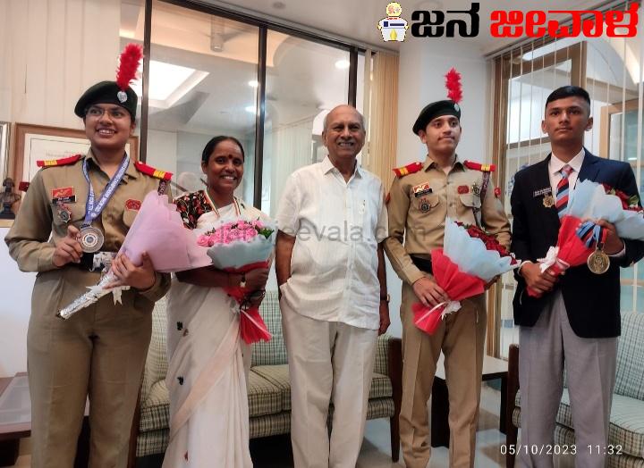 ರಾಷ್ಟ್ರೀಯ ಸಾಧಕರಿಗೆ ಡಾ.ಪ್ರಭಾಕರ ಕೋರೆಯವರಿಂದ ಗೌರವ ಸತ್ಕಾರ ರಾಷ್ಟ್ರೀಯ ಸಾಧಕರಿಗೆ ಡಾ.ಪ್ರಭಾಕರ ಕೋರೆಯವರಿಂದ ಗೌರವ ಸತ್ಕಾರ