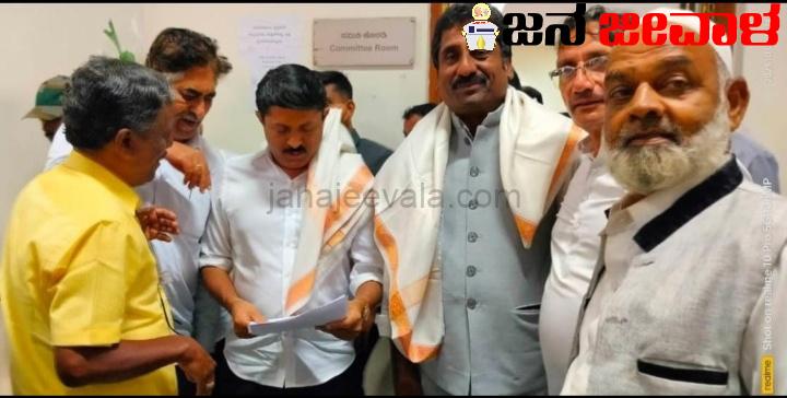 ಪತ್ರಕರ್ತರಿಗೆ ನಿವೇಶನಗಳನ್ನು ಮೀಸಲಿಡಲು ಅಶೋಕ ಚಂದರಗಿ ಒತ್ತಾಯ ಪತ್ರಕರ್ತರಿಗೆ ನಿವೇಶನಗಳನ್ನು ಮೀಸಲಿಡಲು ಅಶೋಕ ಚಂದರಗಿ ಒತ್ತಾಯ