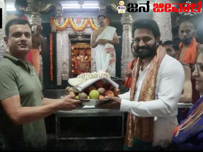 ರಿಷಬ್ ಶೆಟ್ಟಿ ಮತ್ತೊಂದು ಸಾಹಸ : ಅಘೋರಿ ಅವತಾರಿ, ಕೈಯಲ್ಲಿ ಕೊಡಲಿ, ತ್ರಿಶೂಲ..! ರಿಷಬ್ ಶೆಟ್ಟಿ ಮತ್ತೊಂದು ಸಾಹಸ : ಅಘೋರಿ ಅವತಾರಿ, ಕೈಯಲ್ಲಿ ಕೊಡಲಿ, ತ್ರಿಶೂಲ..!