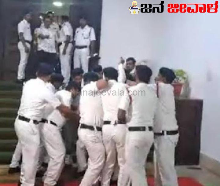 ಬಿಳಿ ಬಟ್ಟೆಯ ಮಾರ್ಷಲ್ ಗಳಿಗೆ ಈ ಬಾರಿ ನೆಲವೇ ಗತಿ..! ಬಿಳಿ ಬಟ್ಟೆಯ ಮಾರ್ಷಲ್ ಗಳಿಗೆ ಈ ಬಾರಿ ನೆಲವೇ ಗತಿ..!