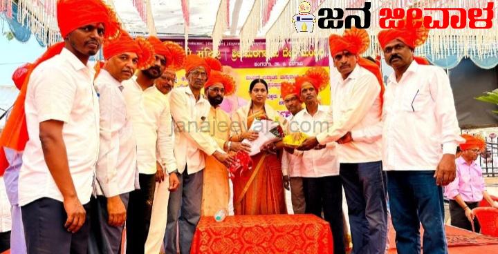 ದೇವಸ್ಥಾನ ಕಟ್ಟಡ ಉದ್ಘಾಟಿಸಿದ ಸಚಿವೆ ಲಕ್ಷ್ಮೀ ಹೆಬ್ಬಾಳಕರ್ ದೇವಸ್ಥಾನ ಕಟ್ಟಡ ಉದ್ಘಾಟಿಸಿದ ಸಚಿವೆ ಲಕ್ಷ್ಮೀ ಹೆಬ್ಬಾಳಕರ್