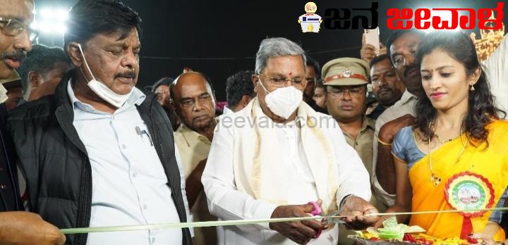 ಹಿಜಾಬ್ ವಾಪಾಸ್ : ಬಿಜೆಪಿಯವರು ಗ್ಯಾರಂಟಿ ಯೋಜನೆಗಳ ಲಾಭ ಪಡೀತಿಲ್ವಾ? ಸಿಎಂ ಪ್ರಶ್ನೆ ಹಿಜಾಬ್ ವಾಪಾಸ್ : ಬಿಜೆಪಿಯವರು ಗ್ಯಾರಂಟಿ ಯೋಜನೆಗಳ ಲಾಭ ಪಡೀತಿಲ್ವಾ? ಸಿಎಂ ಪ್ರಶ್ನೆ