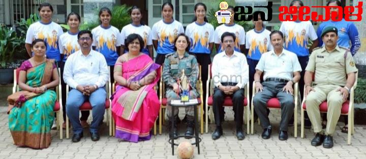 ಬೆಳಗಾವಿ ರಾಜಾ ಲಖಮಗೌಡ ವಿಜ್ಞಾನ ಮಹಾವಿದ್ಯಾಲಯ ಮಹಿಳೆಯರ ತಂಡ ರನ್ನರ್ ಅಪ್ ಸ್ಥಾನ ಬೆಳಗಾವಿ ರಾಜಾ ಲಖಮಗೌಡ ವಿಜ್ಞಾನ ಮಹಾವಿದ್ಯಾಲಯ ಮಹಿಳೆಯರ ತಂಡ ರನ್ನರ್ ಅಪ್ ಸ್ಥಾನ