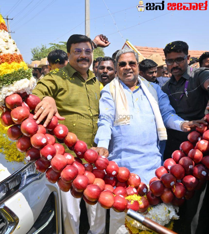 ಲೋಕಸಭಾ ಚುನಾವಣೆಯಲ್ಲಿ ಕನಿಷ್ಠ 20 ಸ್ಥಾನ : ಮತ್ತೆ ಪ್ರತಿಪಾದಿಸಿದ ಸಿಎಂ ಲೋಕಸಭಾ ಚುನಾವಣೆಯಲ್ಲಿ ಕನಿಷ್ಠ 20 ಸ್ಥಾನ : ಮತ್ತೆ ಪ್ರತಿಪಾದಿಸಿದ ಸಿಎಂ
